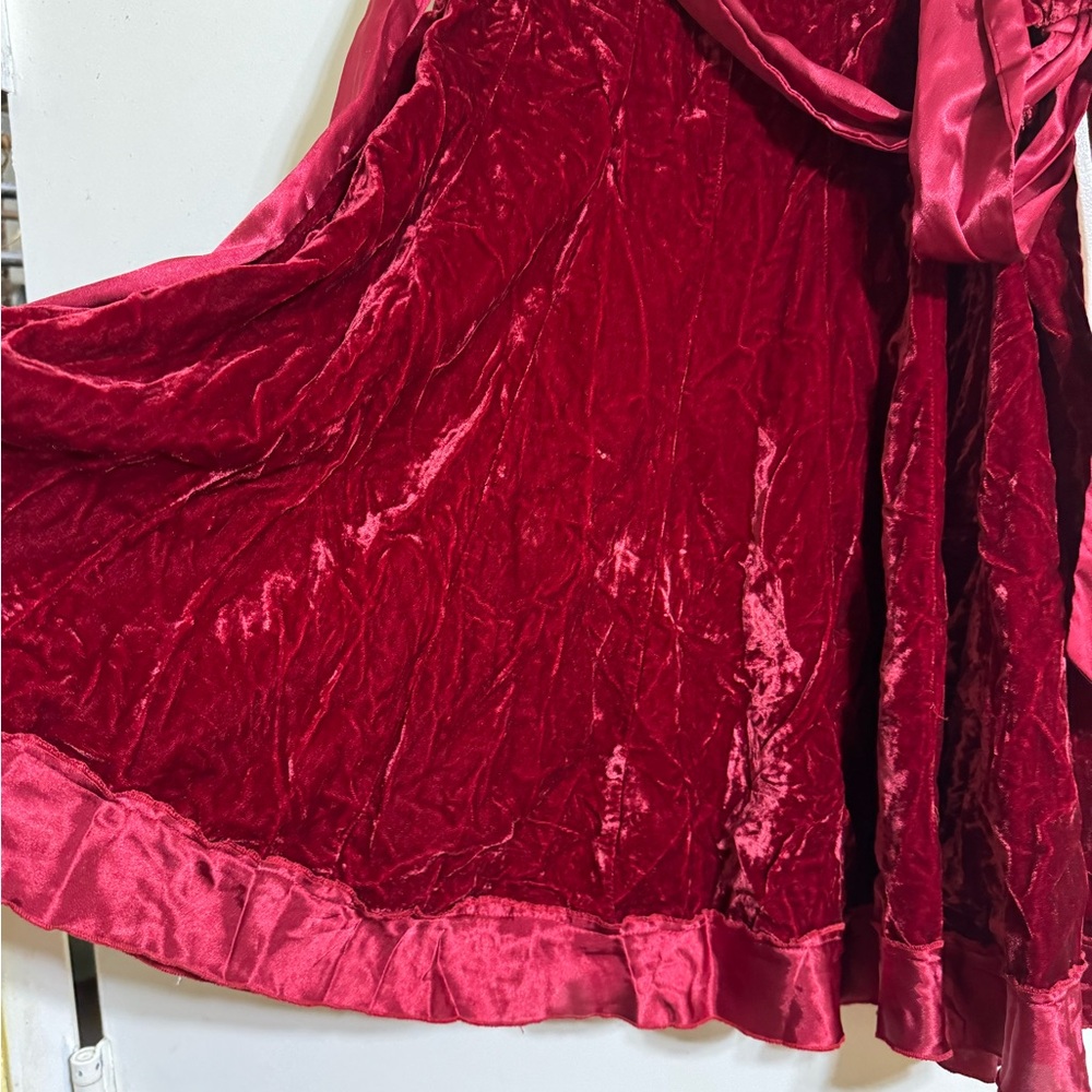 Burgundy stylish skirt